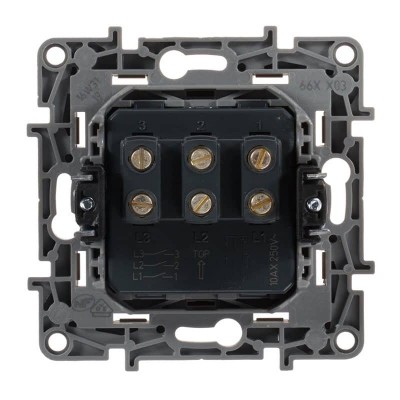 Выключатель трехклавишный Legrand Etika 10A 250V слоновая кость 672313 - изображение 2 Выключатель трехклавишный Legrand Etika 10A 250V слоновая кость 672313 - изображение 2