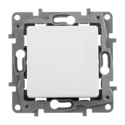Выключатель кнопочный одноклавишный Legrand Etika 6A 250V белый 672214 - изображение 2 Выключатель кнопочный одноклавишный Legrand Etika 6A 250V белый 672214 - изображение 2