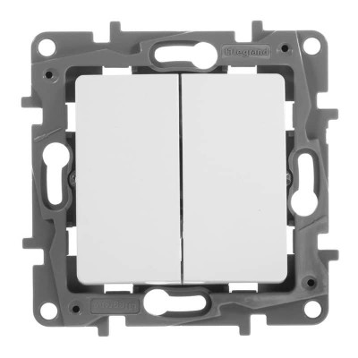 Переключатель двухклавишный Legrand Etika 10A 250V белый 672212 - изображение 2 Переключатель двухклавишный Legrand Etika 10A 250V белый 672212 - изображение 2